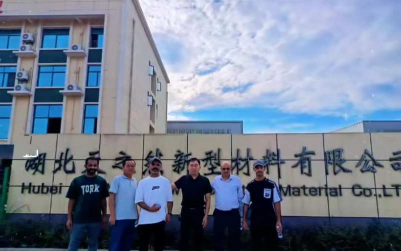 熱烈歡迎阿拉伯客戶Mr aref 一行，來我廠考察！
